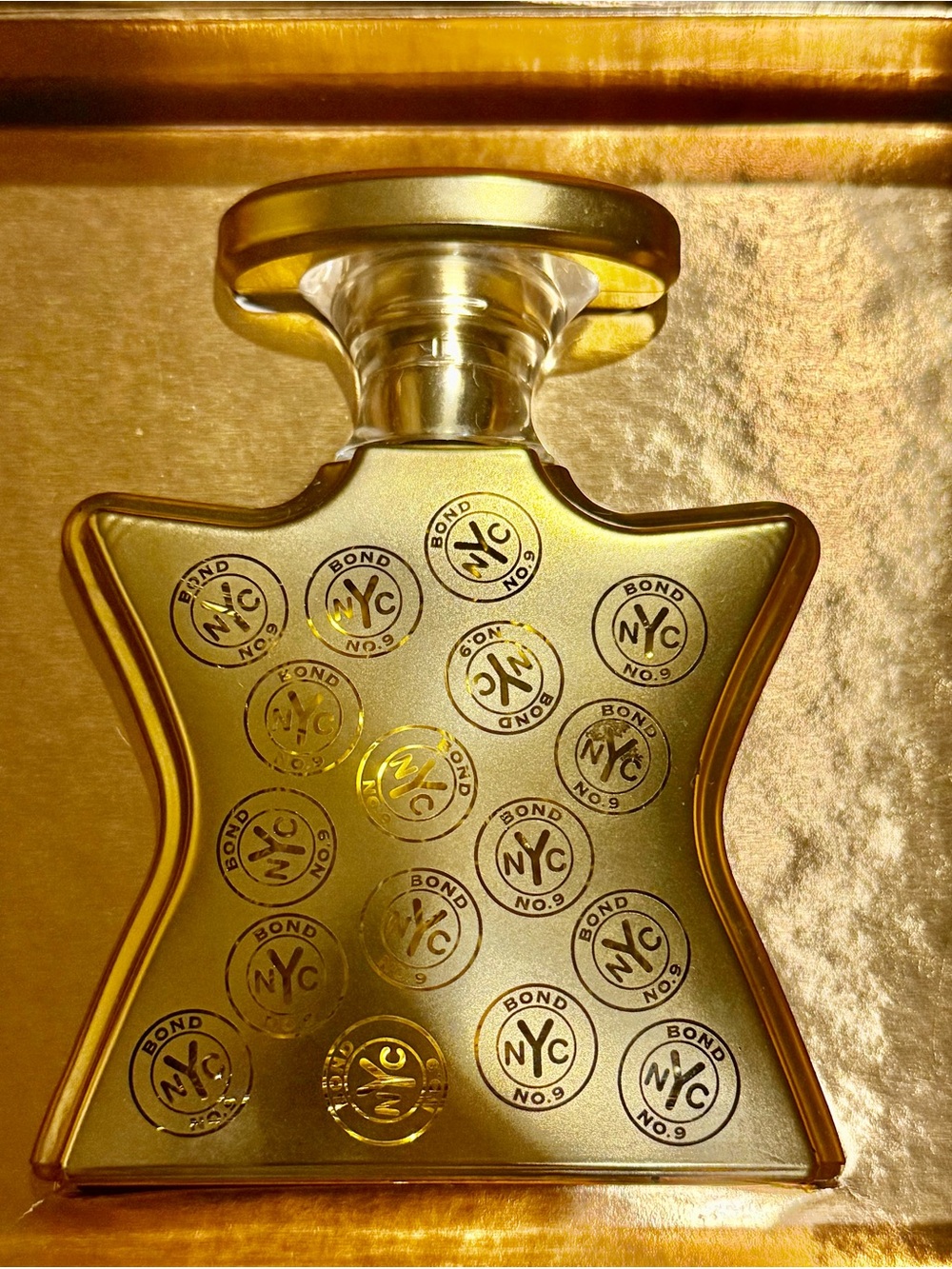 Bond No. 9 New York Signature Eau de Parfum Unisex 1.7 oz. Barely used.